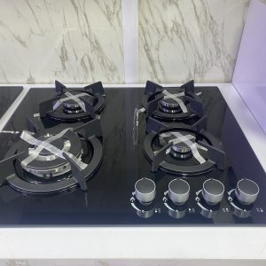 4 burner built in gas hob with 8mm tempered glass thickness and auto ignition 